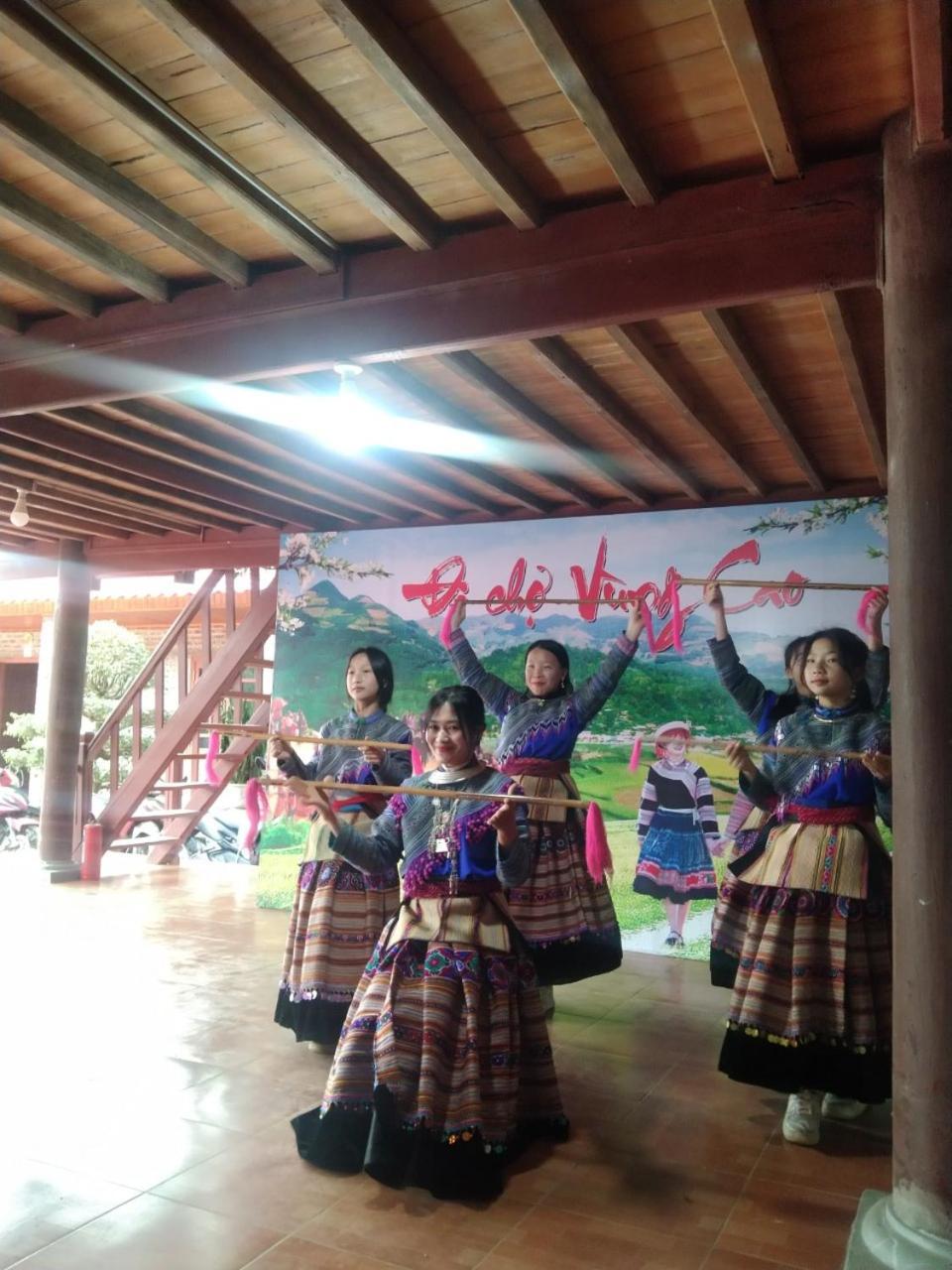 A Lin Homestay Bac Ha Bac Hà Exterior foto